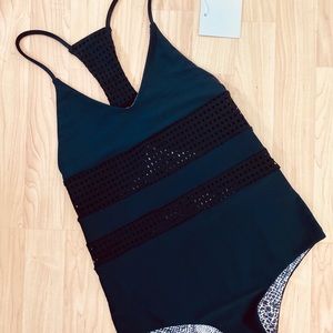 BNWT Small Storm London